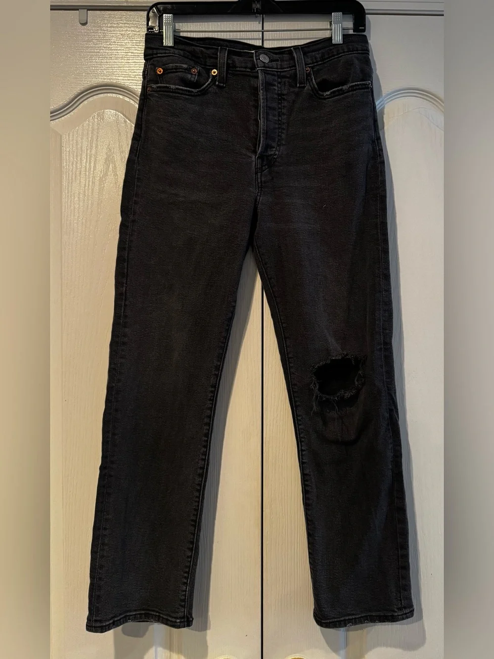 Levi's Black Black Wedgie Straight Leg Jeans with Knee Rip - Size 29/8